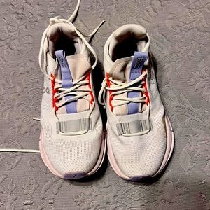 Cloud nova running shoe womens 6.5